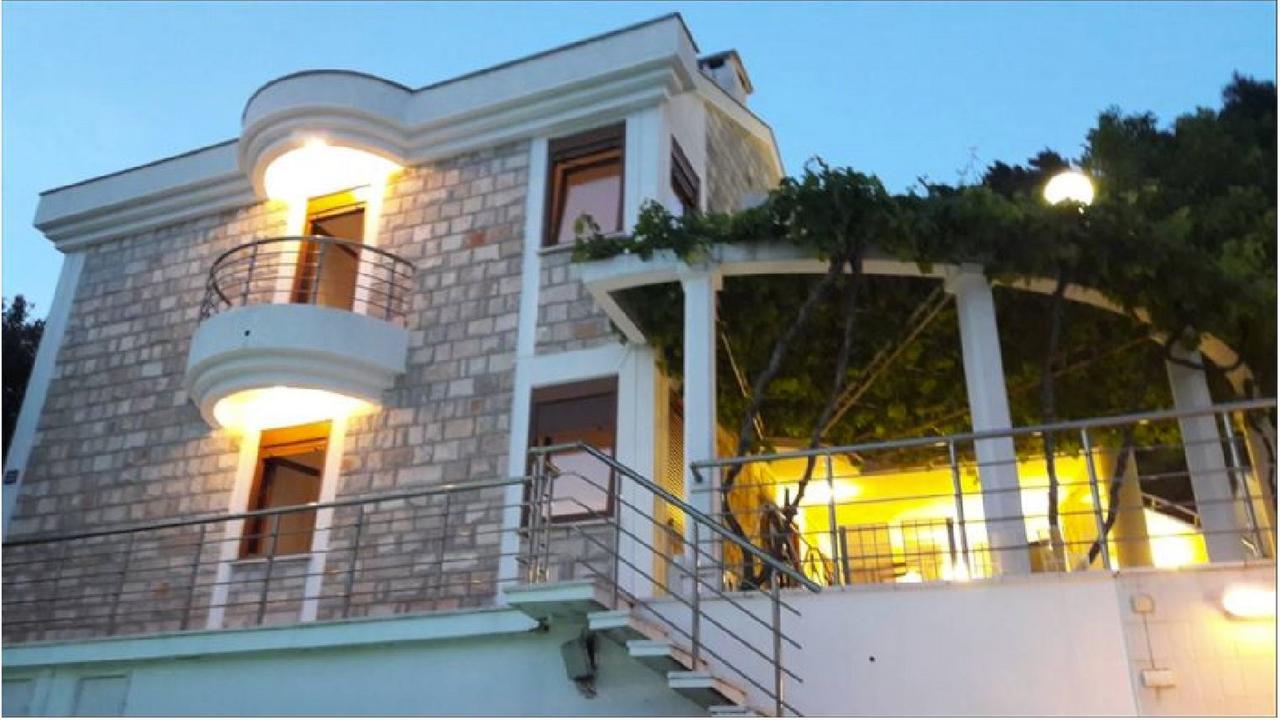 Antic With Private Pool In * Budva